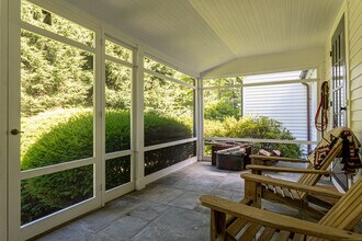 896 Westport Rd in Easton, CT - Building Photo - Building Photo