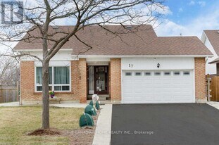 17 Claypine Trail in Brampton, ON - Building Photo
