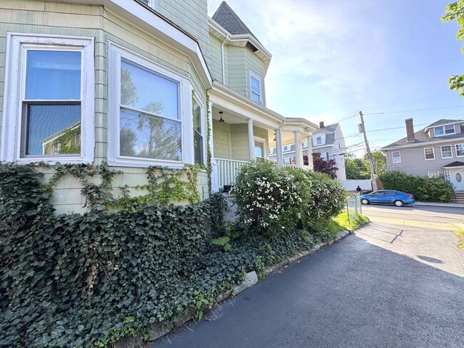 10 High St, Unit 1