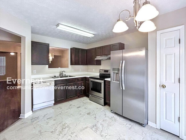 5589 Strathmoor Manor Cir in Lithonia, GA - Building Photo - Building Photo