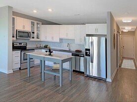 Maddox South End in Charlotte, NC - Building Photo