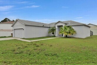 820 Grantham Dr in Kissimmee, FL - Building Photo - Building Photo