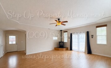 20000 Soulsby Mine Rd in Soulsbyville, CA - Building Photo - Building Photo