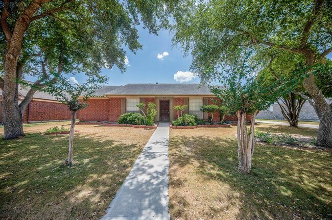 13211 Rosstown Dr