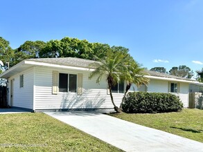 420 Australian Rd NW in Palm Bay, FL - Building Photo - Building Photo