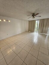 8401 W Sample Rd in Coral Springs, FL - Foto de edificio - Building Photo