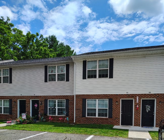 70 Duiguid Dr in Lynchburg, VA - Building Photo - Building Photo