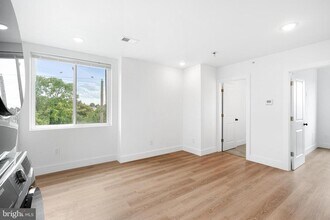 929 N 40th St in Philadelphia, PA - Building Photo - Building Photo