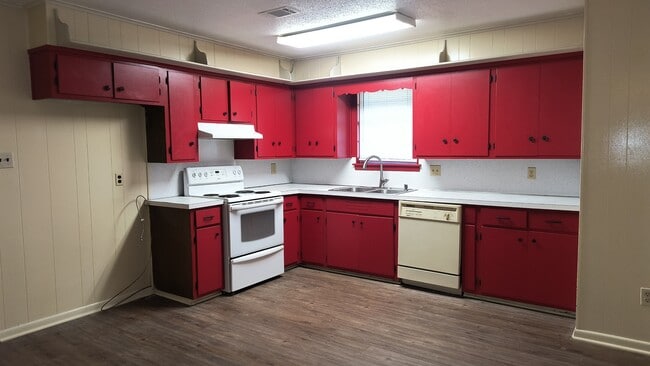 2301 Starlite Dr in Pine Bluff, AR - Building Photo - Building Photo