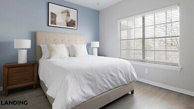 9835 Fredericksburg Rd in San Antonio, TX - Building Photo - Building Photo