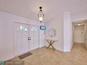 10527 Zurich St in Hollywood, FL - Building Photo - Building Photo