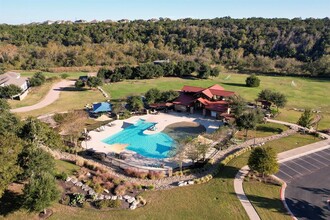 268 Jacksdaw Dr in Austin, TX - Foto de edificio - Building Photo