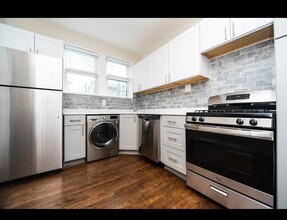 3825 N Greenview Ave, Unit 3815-1W in Chicago, IL - Building Photo - Building Photo
