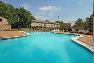 Woodfield Garden Apartments in Charlotte, NC - Foto de edificio - Building Photo