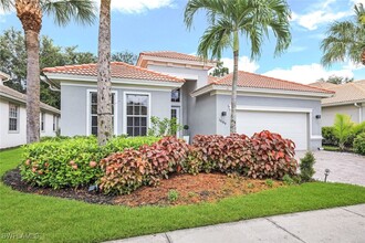 16188 Parque Ln in Naples, FL - Foto de edificio - Building Photo