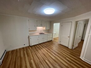 5 Dartmouth St in Biddeford, ME - Building Photo - Building Photo