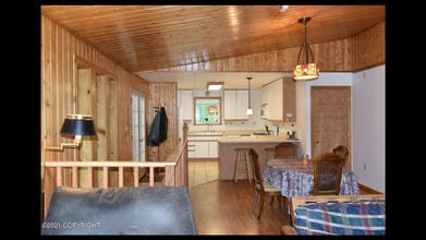 2262 Cordes Dr in Fairbanks, AK - Foto de edificio - Building Photo