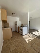 1736 N Sycamore Ave, Unit 214 in Los Angeles, CA - Foto de edificio - Building Photo