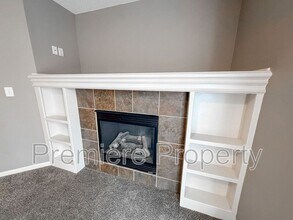 264 N Hedge Ln in Olathe, KS - Building Photo - Building Photo