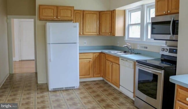property at 921 New Pear St