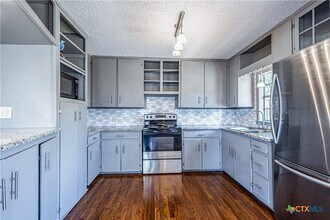 701 Horace Howard Dr in San Marcos, TX - Building Photo - Building Photo