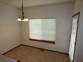 2513 Rolling Hills Ct in Port Angeles, WA - Building Photo - Building Photo