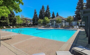 5083 Moss Creek Way in Fairfield, CA - Building Photo - Building Photo