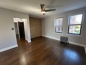 3147 N Springfield Ave, Unit C1 in Chicago, IL - Building Photo - Building Photo