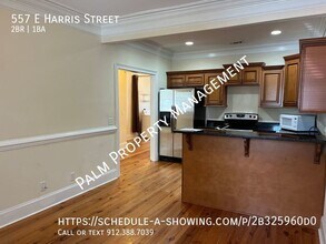 557 E Harris St in Savannah, GA - Building Photo - Building Photo