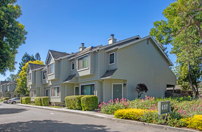 Sierra Vista Apartments in Mountain View, CA - Building Photo - Building Photo