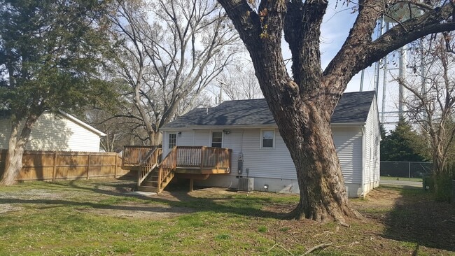 104 N Cedar Ave in Highland Springs, VA - Building Photo - Building Photo