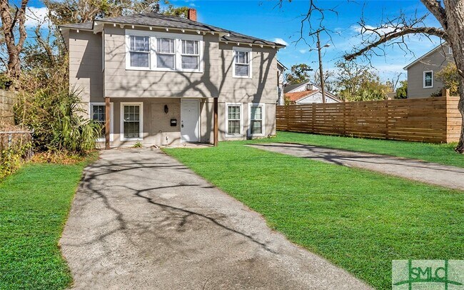 property at 916 E 35th St