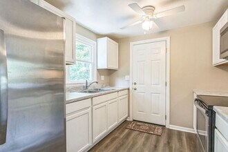 47481 Southampton Dr in Lexington Park, MD - Building Photo - Building Photo