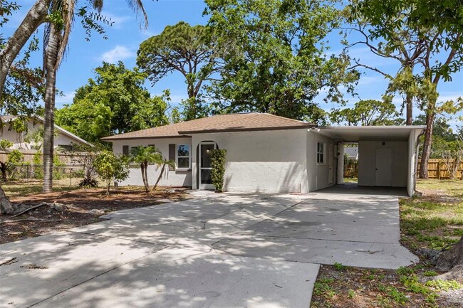4087 Vana Dr in Sarasota, FL - Building Photo - Building Photo