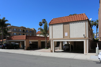 4719-4725 Marina Dr in Carlsbad, CA - Building Photo - Building Photo