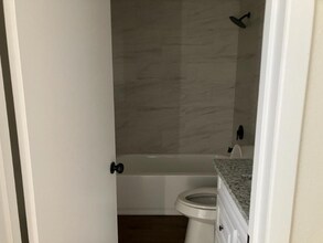 119 Circle Ct, Unit 112 in Pleasanton, TX - Building Photo - Building Photo