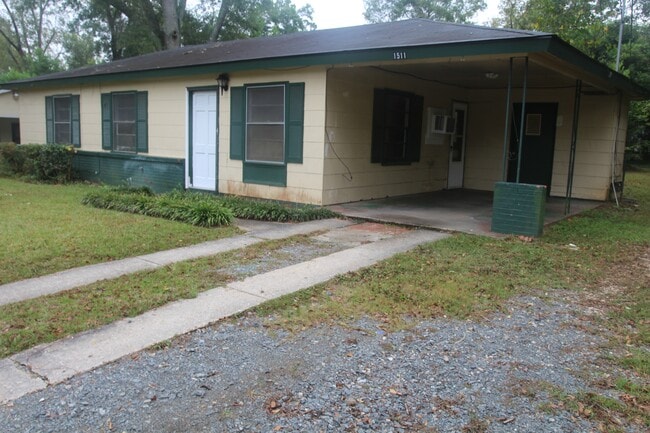 property at 1511 Evelyn Ave