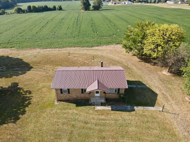 4255 Roy Cole Rd in Springfield, TN - Building Photo - Building Photo