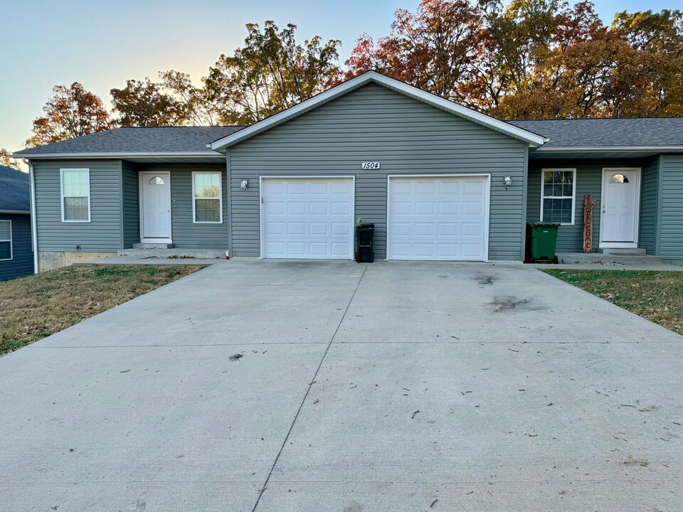 1504 Ramsey Place Rd in Rolla, MO - Building Photo