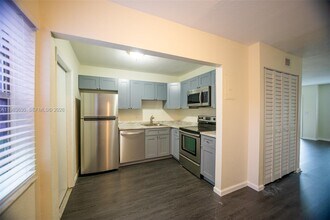 4803 NW 9th Dr in Plantation, FL - Building Photo - Building Photo