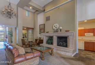 5302 E Van Buren St in Phoenix, AZ - Building Photo - Building Photo