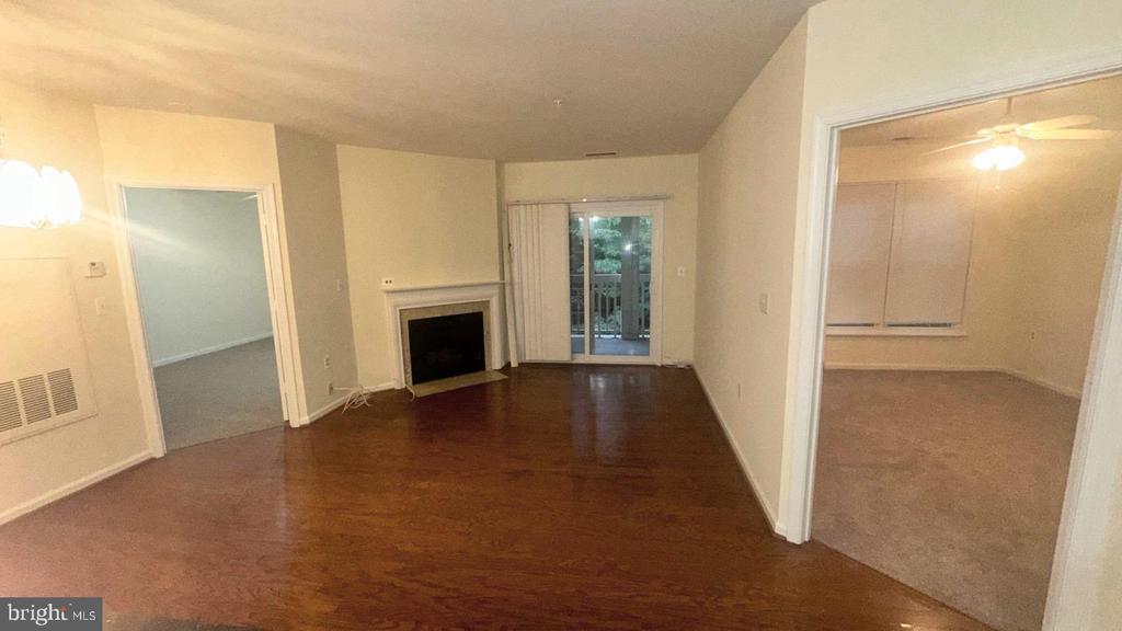 12919 Alton Square in Herndon, VA - Building Photo