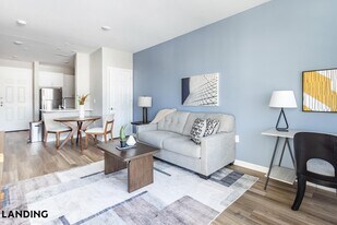 100 River Park Dr in Raritan, NJ - Building Photo