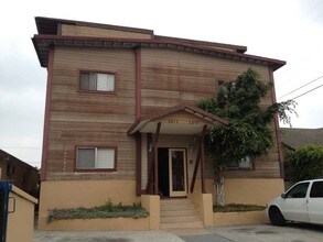 The Flats on 21st Street in Los Angeles, CA - Building Photo - Building Photo