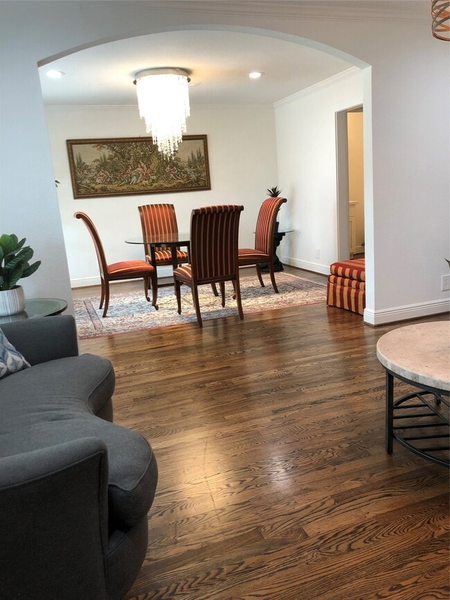 1346 Chantilly Ln in Houston, TX - Building Photo - Building Photo