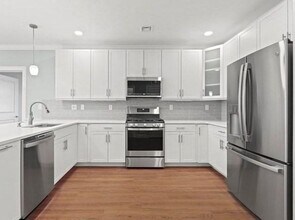 320 Middlesex Ave in Medford, MA - Foto de edificio - Building Photo