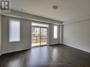 33 Gillivary Dr in Whitby, ON - Building Photo - Building Photo