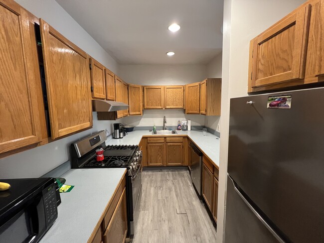 11 Worcester St, Unit 2
