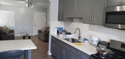 4323 Central Ave in San Diego, CA - Foto de edificio - Building Photo