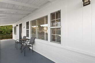 336 W Hillcrest Blvd in Inglewood, CA - Building Photo - Building Photo